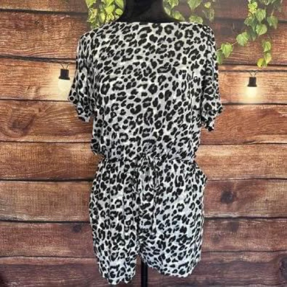 S/M Gray leopard print romper with pockets